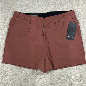 Lululemon Bowline Short 5” NWT
